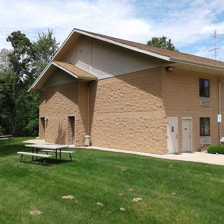 Oakridge Motel Newaygo Exteriér fotografie