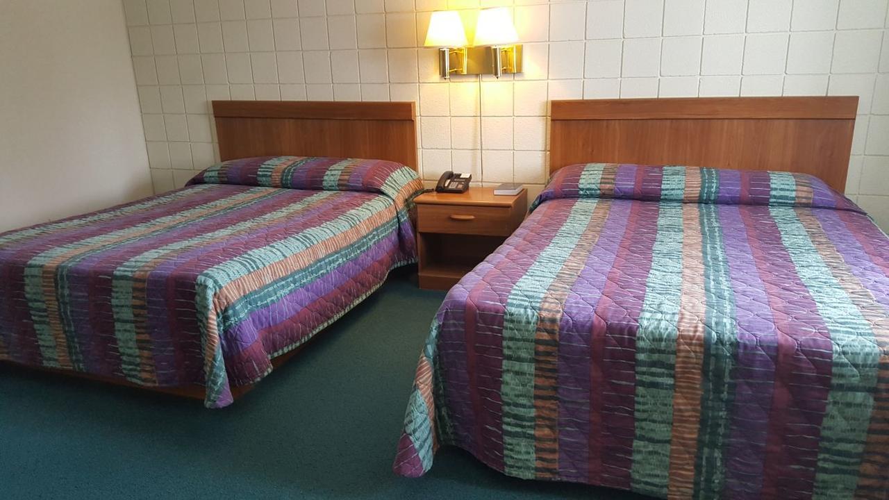 Oakridge Motel Newaygo Exteriér fotografie